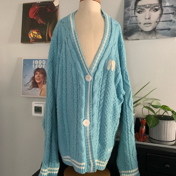Taylor Swift Sweaters - Official Taylor Swift 1989 Cardigan! XL/XXL